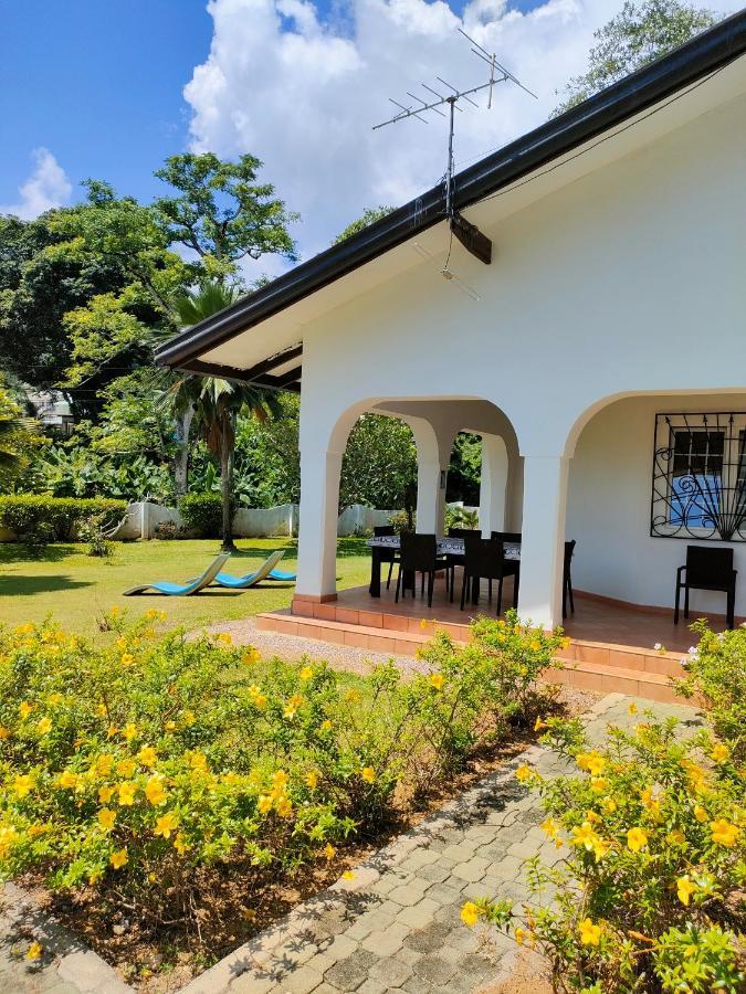Villa Luana Yuna Au Cap Bagian luar foto
